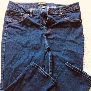 NWOT! Dark Wash Cropped Skinny Jeans